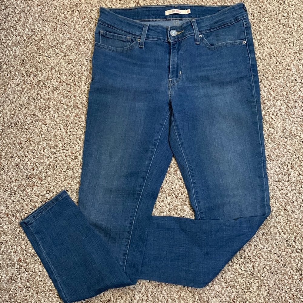 Levi’s 711 Skinny Jeans - Mid Rise SZ 28/30